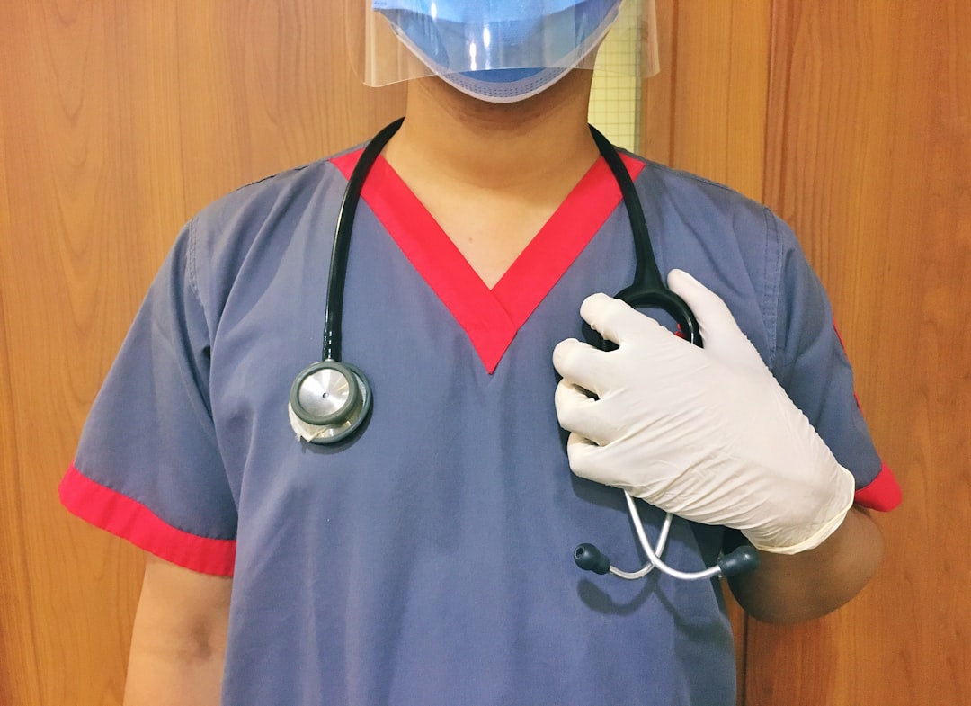 découvrez tout sur la chirurgie à domicile, une approche innovante et pratique qui permet des interventions médicales sécurisées dans le confort de votre foyer. apprenez les avantages, les procédures possibles et les conseils pour une expérience réussie.