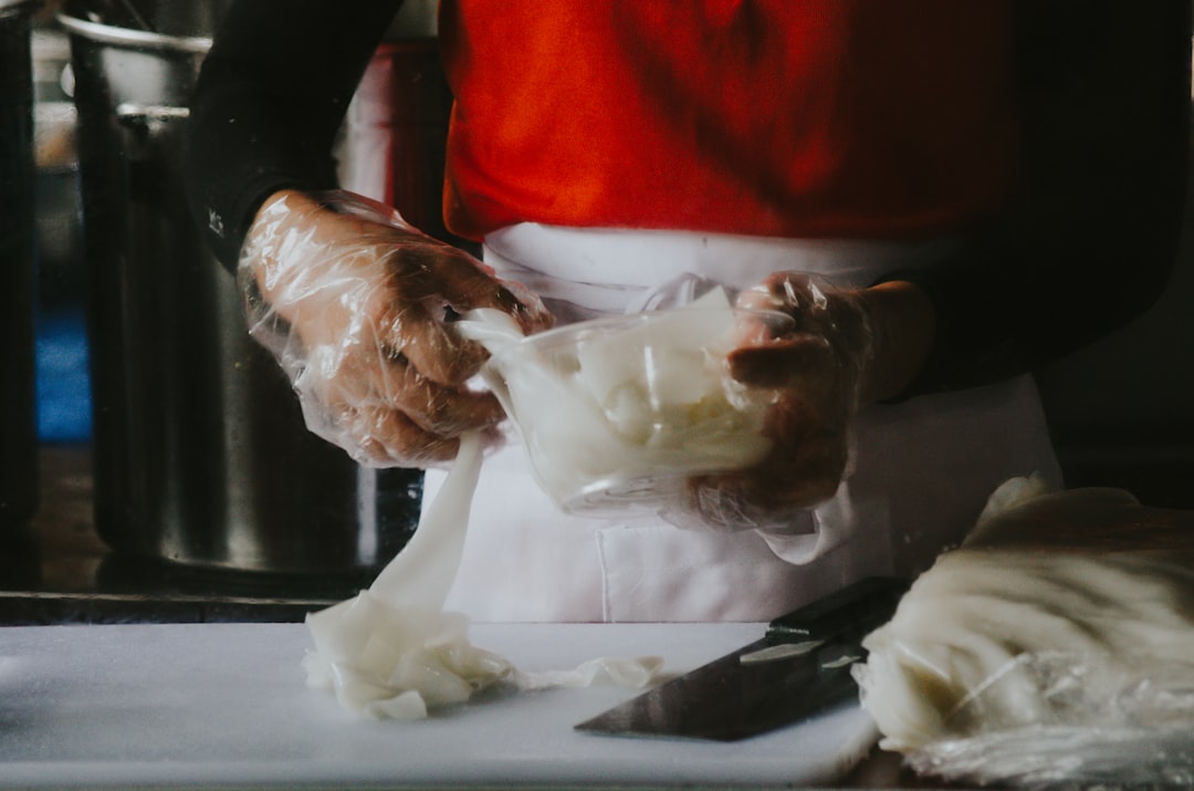 découvrez notre baume fait maison, une solution naturelle pour apaiser et hydrater votre peau. fabriqué avec des ingrédients de qualité, notre baume s'adapte à tous types de peau et vous offre une sensation de douceur et de confort.