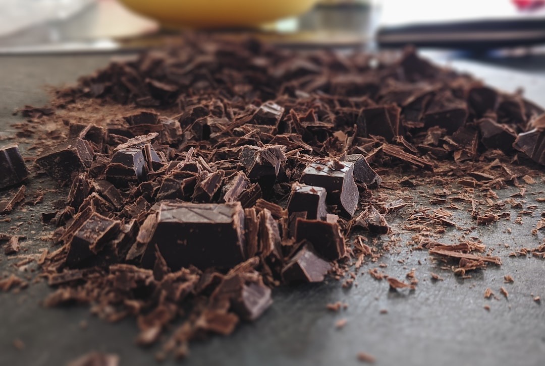 découvrez notre délicieuse recette de chocolat fait maison, facile à réaliser. apprenez à concocter votre propre chocolat avec des ingrédients simples et savoureux, pour un plaisir gourmand inégalé. parfait pour les amateurs de douceurs et les moments de partage.
