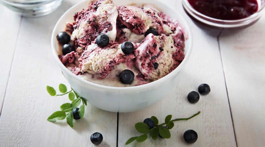 découvrez notre délicieuse crème glacée faite maison, préparée avec des ingrédients frais et naturels pour une expérience glacée unique. savourez des saveurs authentiques et laissez-vous tenter par nos créations artisanales.