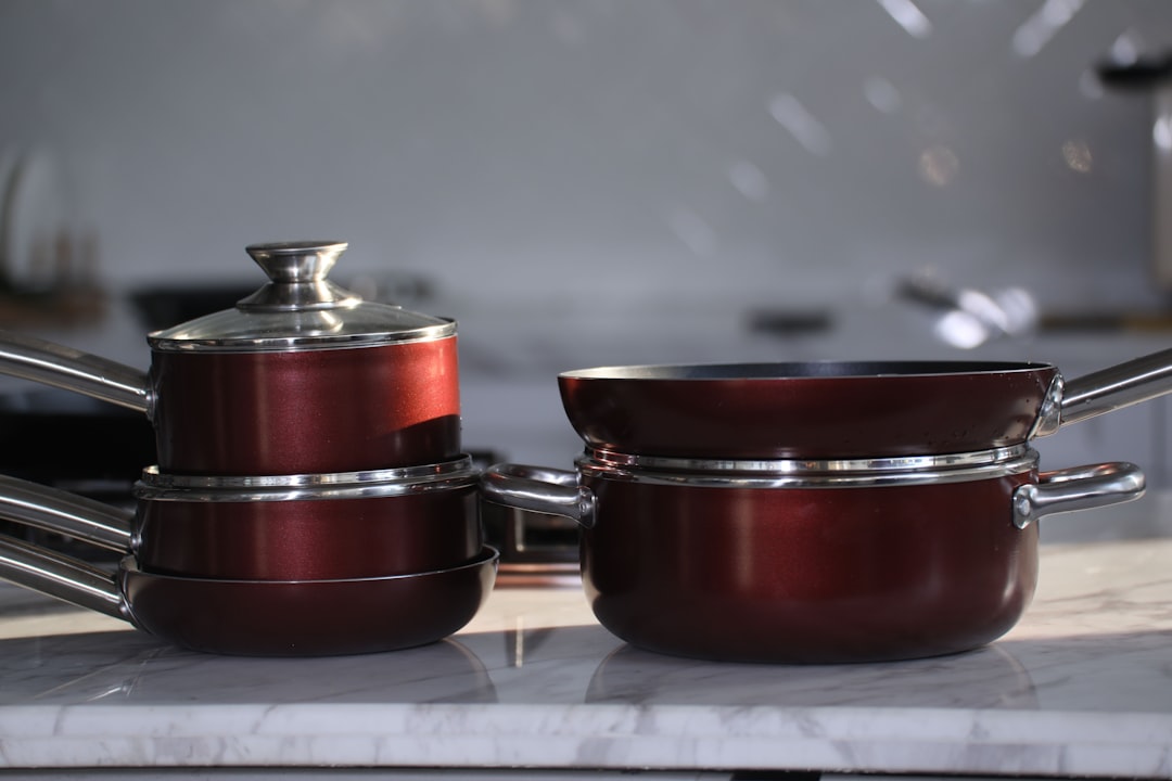 découvrez nos délicieuses ravioles faites maison, préparées avec des ingrédients frais et naturels. savourez ces petites merveilles garnies de saveurs authentiques qui raviront vos papilles. parfaites pour un repas en famille ou entre amis.