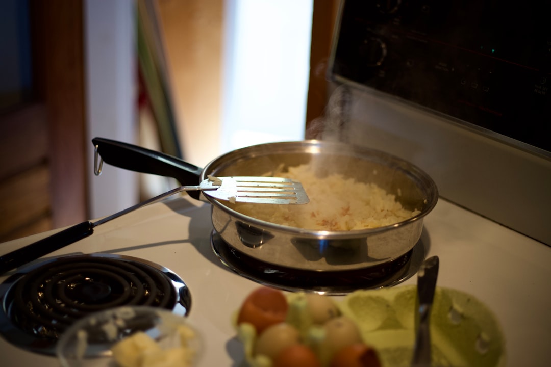 découvrez la recette authentique des ravioles maison, un délice italien à préparer soi-même. apprenez à réaliser ces pâtes farcies savoureuses, idéales pour un repas convivial ou une occasion spéciale. régalez vos convives avec des ingrédients frais et goutez à la véritable tradition culinaire!