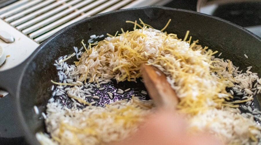 découvrez le plaisir des ravioles faites maison avec notre recette facile et savoureuse. apprenez à préparer des pâtes fraîches garnies d'ingrédients délicieux, pour un repas convivial et réconfortant. idéal pour impressionner vos invités ou simplement profiter d'un bon plat en famille.