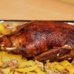 découvrez les secrets d'un rôti fait maison, savoureux et juteux, idéal pour régaler vos convives. suivez nos conseils et astuces pour réussir ce plat traditionnel en toute simplicité.