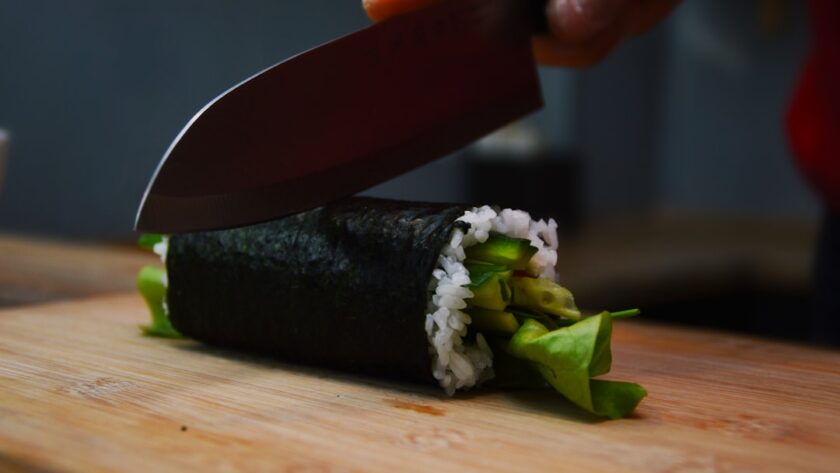 découvrez l'art du sushi fait maison avec nos recettes simples et délicieuses. apprenez à préparer vos propres rouleaux de sushi et savourez un authentique goût japonais chez vous.