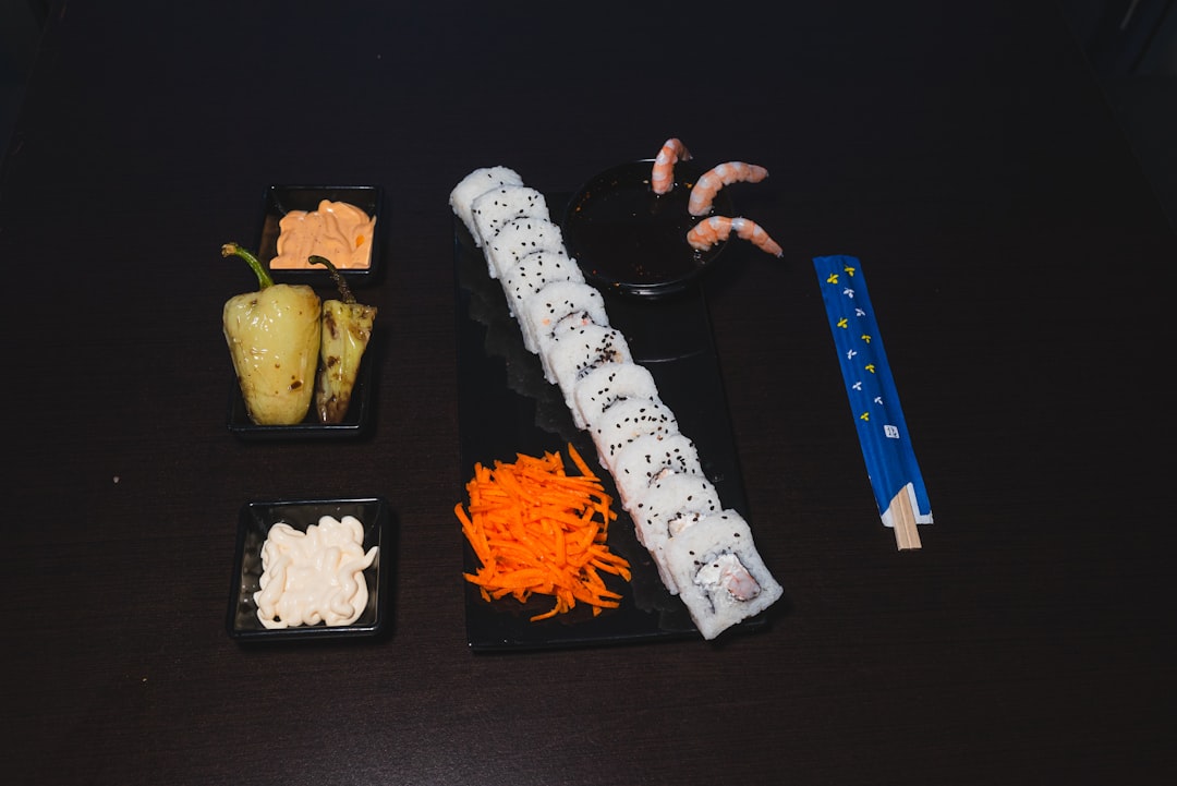 découvrez l'art du sushi fait maison avec nos recettes simples et délicieuses. apprenez à préparer vos propres sushis frais et savoureux, idéaux pour épater vos amis et régaler votre famille.
