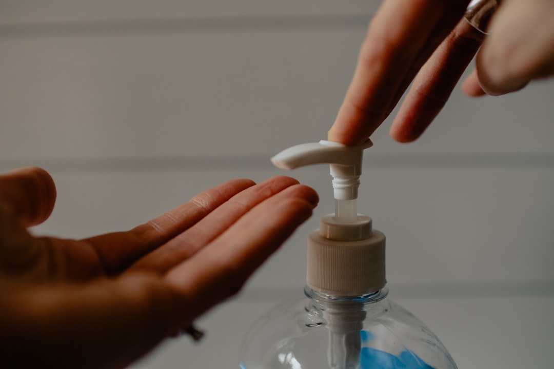 découvrez des conseils pratiques et des astuces essentielles pour maintenir une bonne hygiène au quotidien. améliorez votre santé et votre bien-être grâce à des habitudes simples et efficaces.