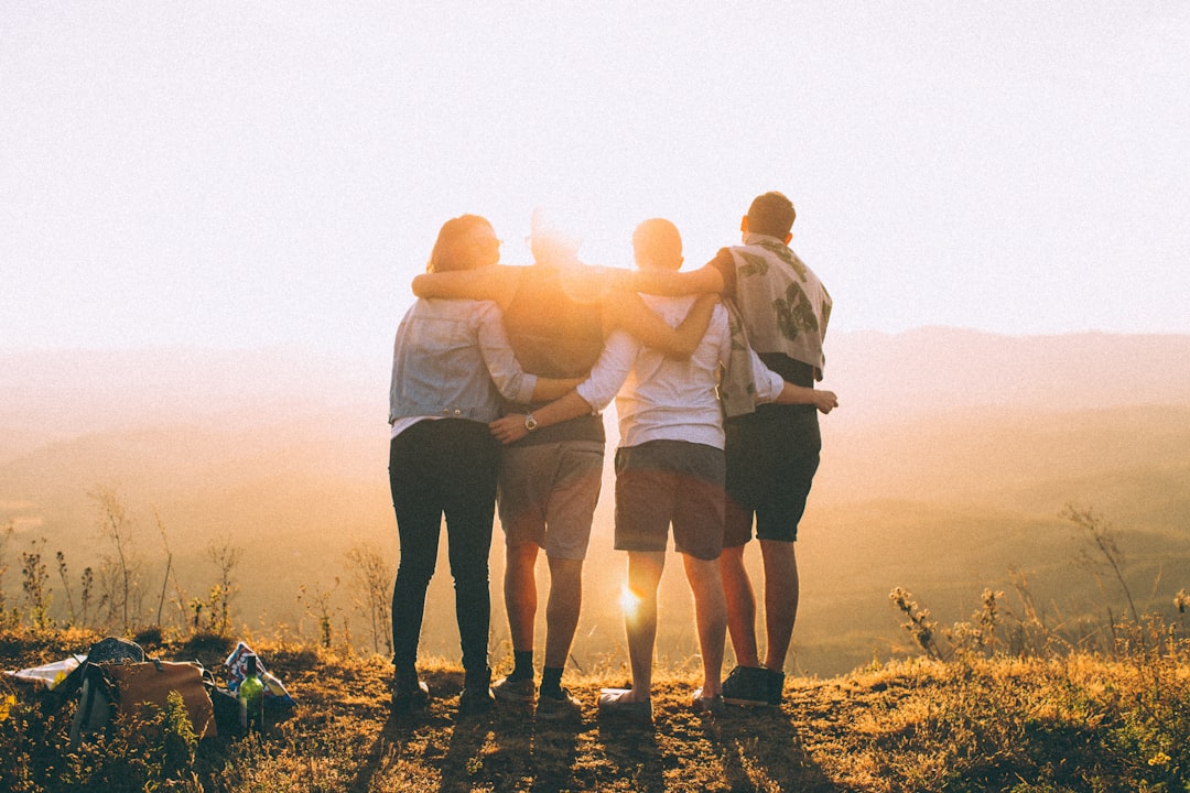 découvrez l'importance de l'inclusion dans notre société, un principe fondamental pour promouvoir la diversité, l'égalité et l'acceptation de tous, quelle que soit leur origine ou leurs capacités.