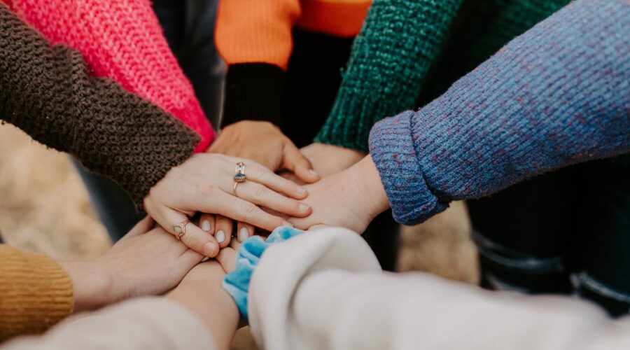 découvrez comment l'inclusion favorise la diversité et l'égalité dans la société. explorez des initiatives inspirantes et des stratégies efficaces pour créer un environnement où chacun se sent valorisé et intégré.