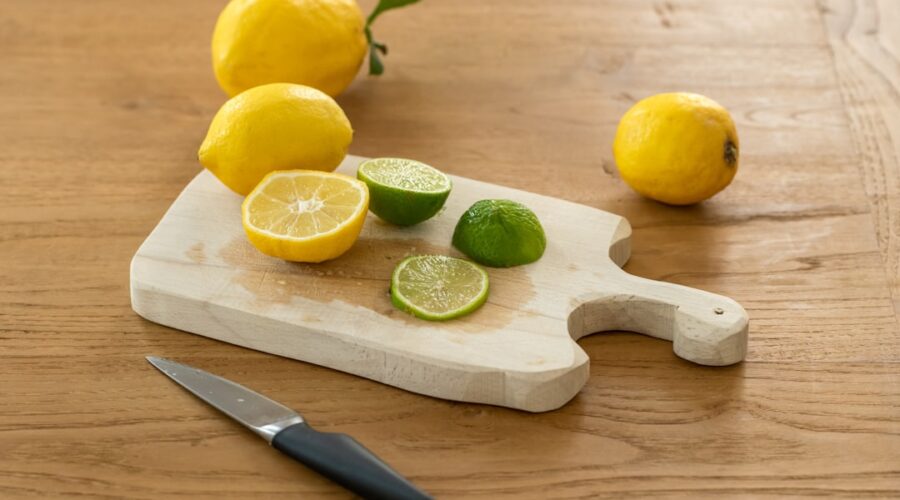 découvrez l'univers du citron, un agrume polyvalent et rafraîchissant. explorez ses bienfaits pour la santé, ses utilisations en cuisine, et ses astuces pour sublimer vos recettes. plongez dans les saveurs et la fraîcheur du citron !