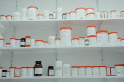 découvrez les propriétés médicinales des plantes et des substances naturelles, leur utilisation en phytothérapie et les bienfaits qu'elles apportent à la santé. explorez les secrets de la nature pour améliorer votre bien-être au quotidien.