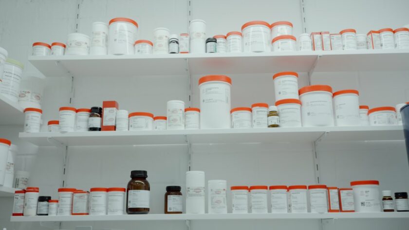 découvrez les propriétés médicinales des plantes et des substances naturelles, leur utilisation en phytothérapie et les bienfaits qu'elles apportent à la santé. explorez les secrets de la nature pour améliorer votre bien-être au quotidien.