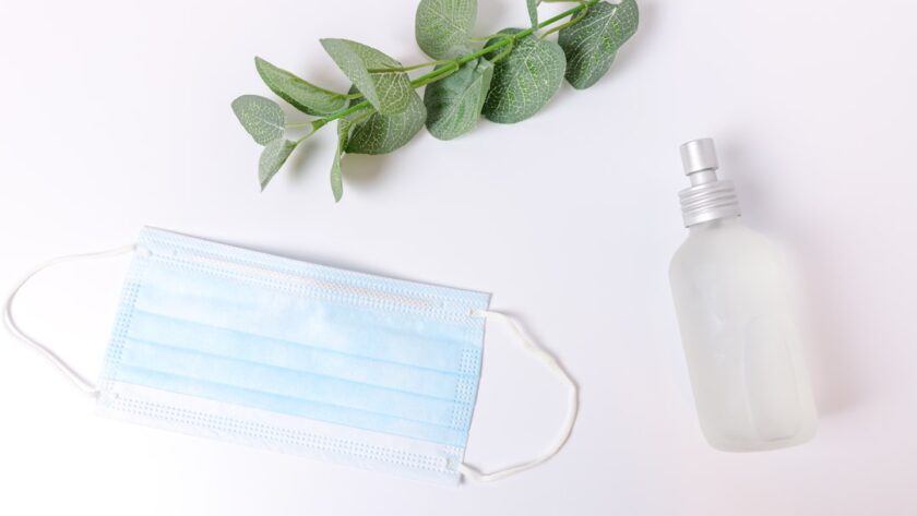 découvrez des désinfectants naturels efficaces et écologiques pour assainir votre maison. apprenez comment utiliser des ingrédients simples tels que le vinaigre, le bicarbonate de soude et les huiles essentielles pour éliminer les germes et assurer un environnement sain.