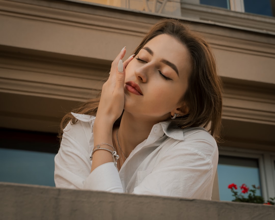découvrez des solutions naturelles pour soulager vos maux de tête. explorez des remèdes efficaces et des astuces pour apaiser la douleur sans médicaments. dites adieu aux douleurs et retrouvez votre bien-être grâce à des méthodes douces et naturelles.