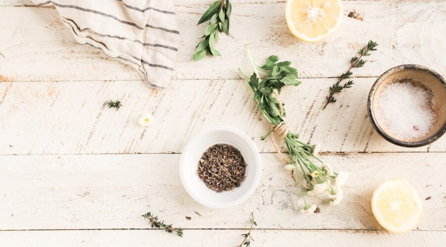découvrez des remèdes naturels pour améliorer votre bien-être et soulager divers maux. explorez des solutions à base de plantes, d'huiles essentielles et de méthodes traditionnelles pour une approche saine et holistique de la santé.