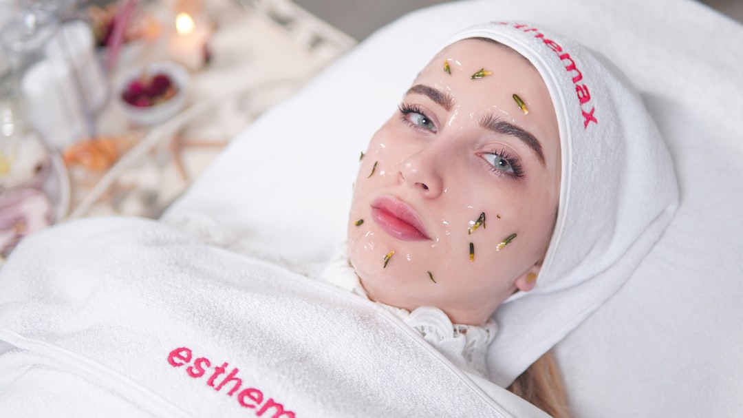 découvrez l'univers des soins de la peau naturels, où les ingrédients biologiques et écoresponsables prennent soin de votre beauté tout en respectant l'environnement. optez pour un quotidien plus sain et éclatant avec nos produits de soin innovants.