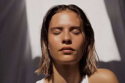 découvrez notre gamme de soins de la peau naturels, formulés avec des ingrédients biologiques pour hydrater, réparer et revitaliser votre peau. offrez-lui le meilleur de la nature !