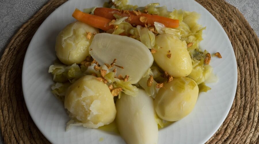découvrez des recettes délicieuses à base d'oignons, allant des soupes réconfortantes aux plats savoureux. apprenez à sublimer ce légume incontournable avec nos astuces et conseils culinaires.