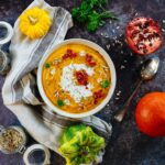 découvrez notre délicieuse recette de soupe de potiron, un velouté réconfortant et savoureux, parfait pour les jours d'automne. savourez la douceur des courges associée à des épices réchauffantes.
