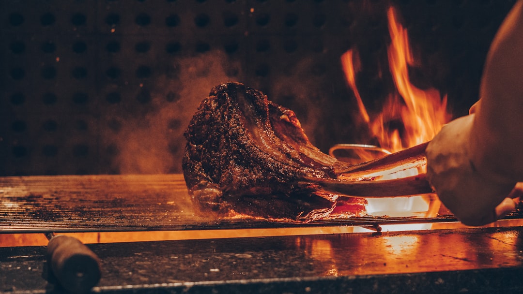 découvrez notre délicieuse sélection de ribs tendres et savoureux, cuisinés avec des marinades uniques et grillés à la perfection. idéaux pour un repas convivial, ces côtes délicieuses sauront ravir vos papilles et apporter une touche de barbecue à vos journées !