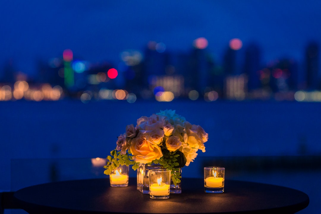 découvrez l'expérience inoubliable d'un dîner romantique, où ambiance chaleureuse et cuisine raffinée se rencontrent pour créer des souvenirs précieux. parfait pour les couples en quête d'une soirée spéciale.