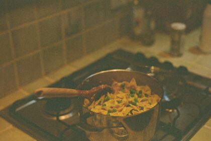 découvrez des recettes savoureuses à base de sauge, une herbe aromatique aux vertus culinaires et médicinales. éveillez vos papilles avec des plats raffinés et faciles à réaliser, idéaux pour rehausser vos repas!