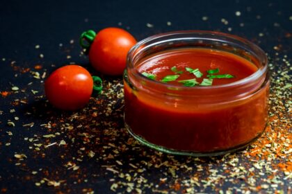 découvrez notre sélection de sauces délicieuses et variées pour sublimer vos plats. que ce soit pour accompagner viandes, légumes ou pâtes, trouvez la sauce idéale qui fera voyager vos papilles. recettes maison, astuces et conseils pour éveiller vos sens.