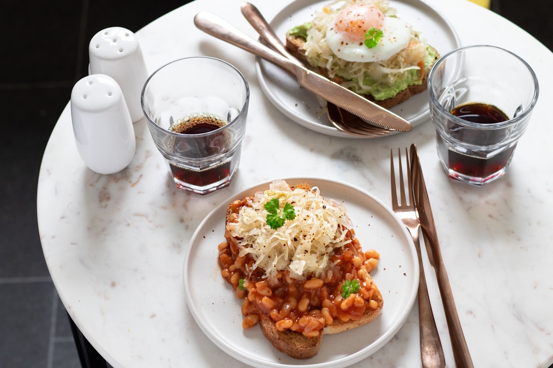 découvrez le monde du choucroute, un plat traditionnel fermenté à base de chou, riche en saveurs et en bienfaits pour la santé. idéal pour accompagner vos repas, le sauerkraut est une délicieuse façon d'ajouter des probiotiques à votre alimentation.