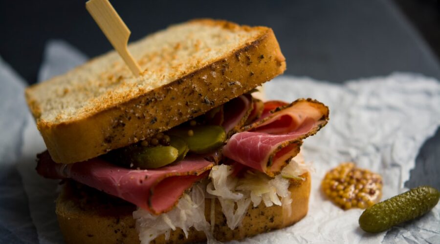 découvrez les bienfaits du choucroute, un plat traditionnel riche en probiotiques et en saveurs. apprenez à préparer ce délice fermenté et explorez ses origines, ses recettes et ses atouts pour la santé.