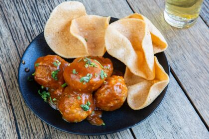 découvrez notre sélection irrésistible de snacks salés, parfaits pour combler vos envies de grignotage. des saveurs variées et des textures croustillantes vous attendent pour un moment de gourmandise inoubliable !