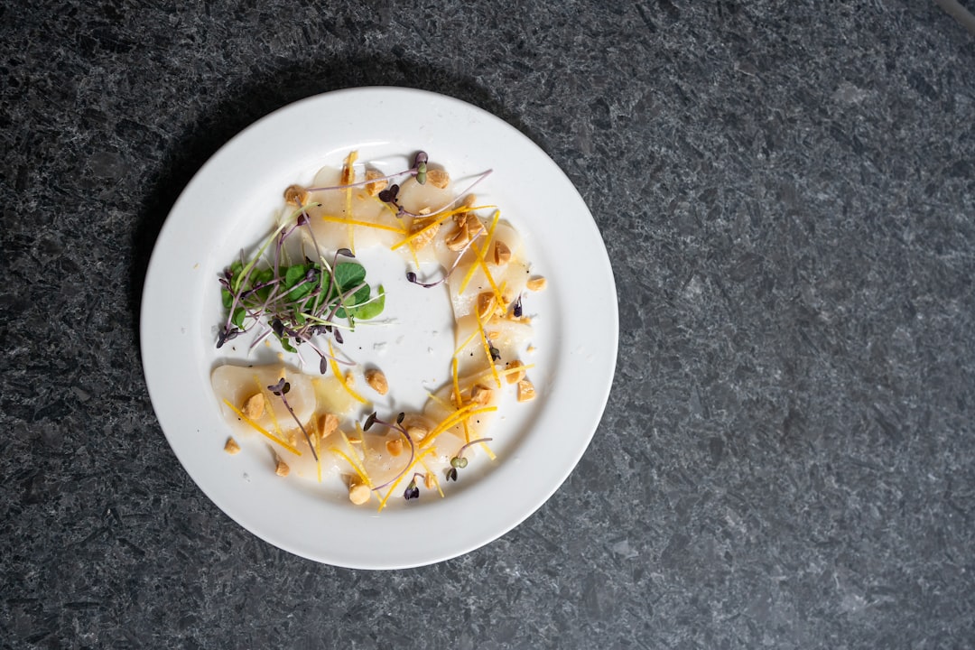 découvrez la délicatesse des scallops, ces noix de saint-jacques succulentes, idéales pour vos plats raffinés. apprenez à les cuisiner parfaitement et à les associer avec des ingrédients savoureux pour ravir vos invités.