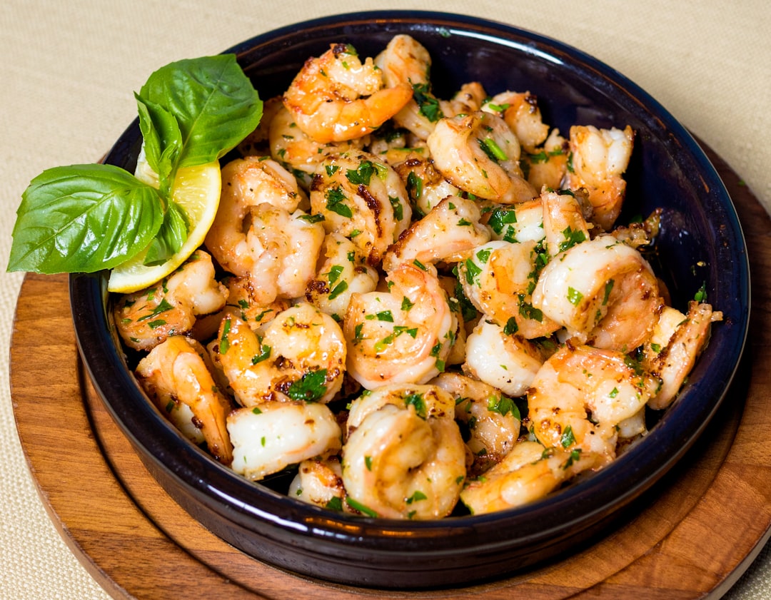 découvrez tout ce que vous devez savoir sur les scampis, ces délicieuses crevettes au goût savoureux ! apprenez à les préparer, les cuisiner, et savourez des recettes variées qui raviront vos papilles. idéal pour impressionner vos invités lors de vos repas festifs.