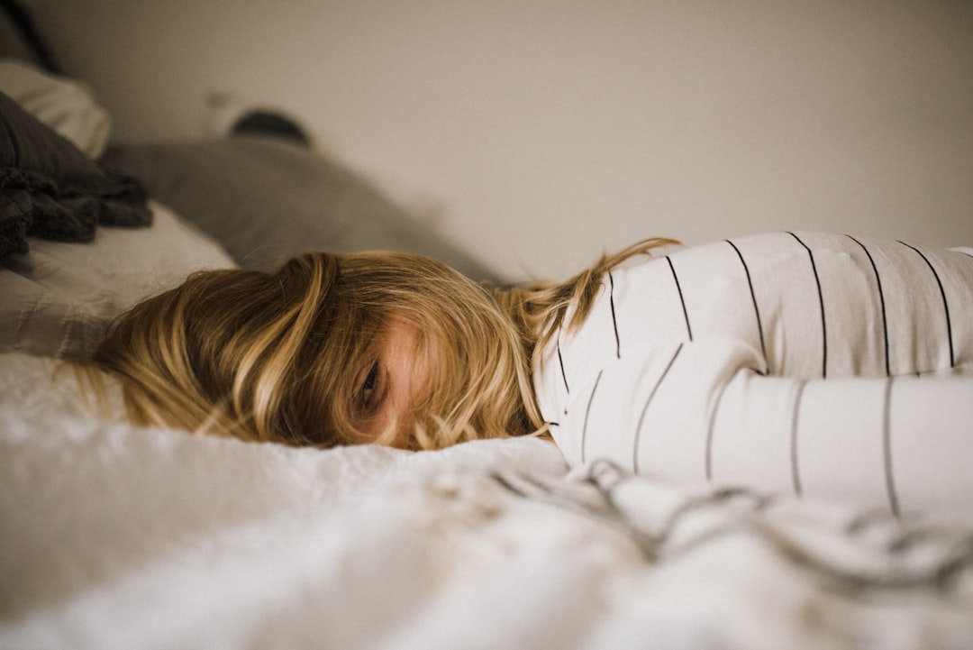 découvrez l'importance du sommeil pour votre santé et votre bien-être. apprenez des techniques pour améliorer la qualité de votre sommeil et profiter d'un repos réparateur chaque nuit.