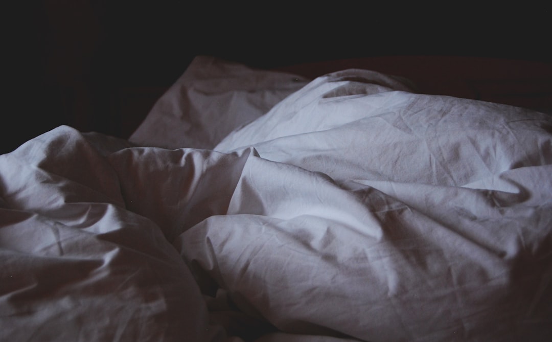 découvrez l'importance du sommeil pour votre bien-être. apprenez des conseils pratiques pour améliorer la qualité de votre sommeil et profiter d'un repos réparateur chaque nuit.