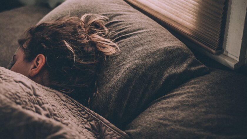 découvrez l'importance du sommeil pour votre santé et votre bien-être. apprenez des conseils pratiques pour améliorer la qualité de votre sommeil et bénéficier d'un repos réparateur chaque nuit.