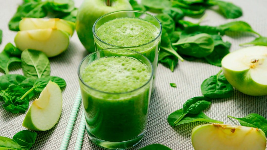 découvrez des recettes de smoothies délicieux et nutritifs pour une pause santé. que vous aimiez les fruits tropicaux, les légumes verts ou une combinaison des deux, trouvez l'inspiration pour des boissons rafraîchissantes et énergisantes qui boostent votre bien-être.