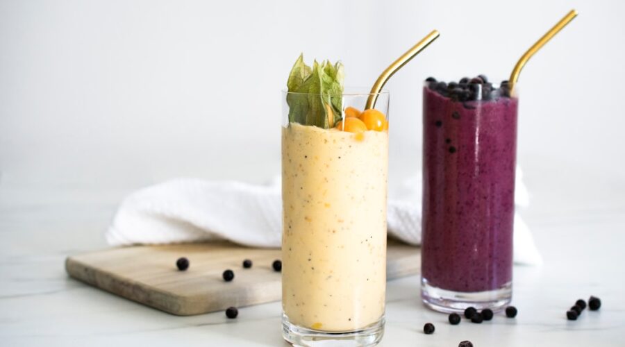 découvrez des recettes irrésistibles de smoothies sains et rafraîchissants, parfaits pour revitaliser votre journée. apprenez à mélanger fruits, légumes et super-aliments pour un boost nutritionnel délicieux!