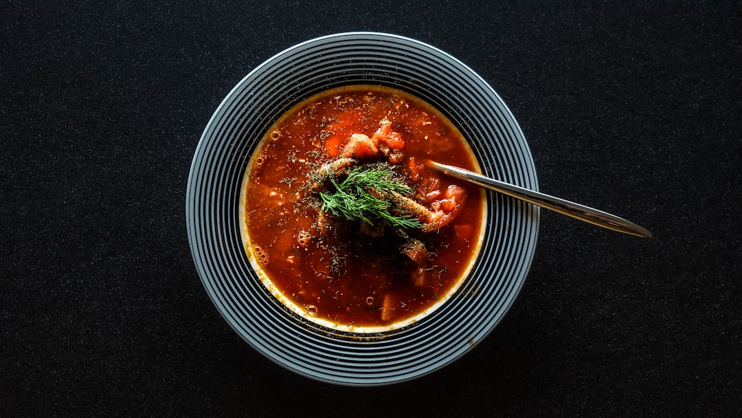 découvrez des recettes de soupes réconfortantes et savoureuses, idéales pour toutes les saisons. explorez des combinaisons de saveurs, des ingrédients frais et des astuces de préparation pour régaler vos convives avec des soupes variées et nutritives.