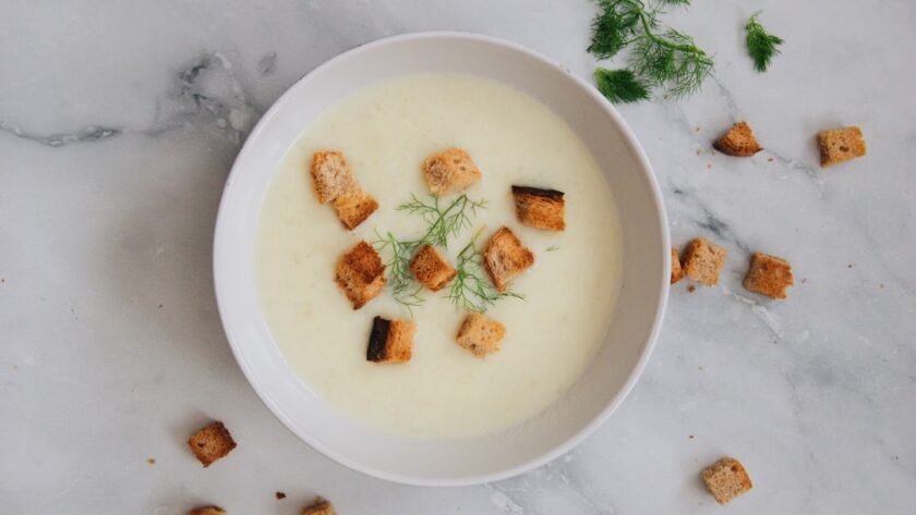 découvrez notre délicieuse sélection de soupes maison, réconfortantes et pleines de saveurs. parfaites pour toutes les saisons, nos recettes variées raviront vos papilles et réchaufferont votre cœur.