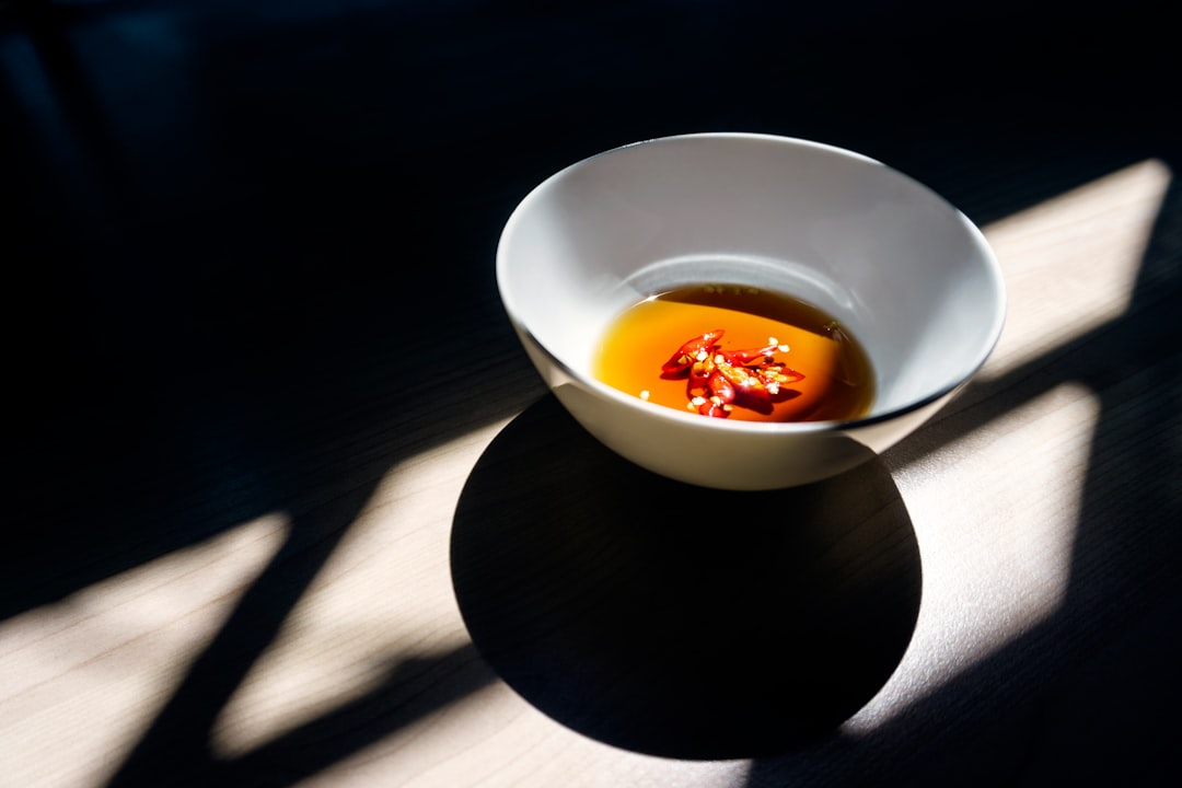 découvrez l'univers savoureux de la sauce soja, un ingrédient essentiel de la cuisine asiatique. explorez ses variétés, ses bienfaits pour la santé et des astuces pour l'intégrer dans vos plats préférés.
