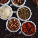 découvrez l'univers fascinant des épices, ces trésors aromatiques qui rehaussent vos plats et éveillent vos sens. explorez des mélanges authentiques, des conseils d'utilisation, et apprenez à profiter pleinement des bienfaits des épices dans votre cuisine.