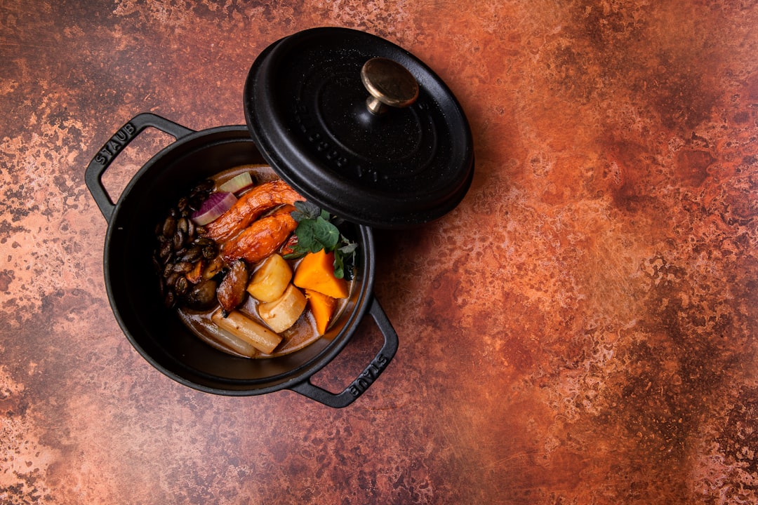 découvrez la richesse des saveurs avec notre recette de stew. un plat mijoté savoureux, idéal pour réchauffer vos soirées. ingrédients frais et astuces de préparation pour un résultat gourmand qui ravira toute la famille.