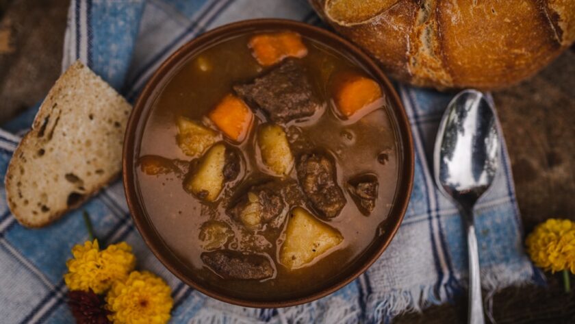 découvrez nos recettes de stew savoureux, un plat réconfortant idéal pour toute occasion. apprenez à préparer ce délice mijoté avec des ingrédients frais et variés, parfait pour satisfaire les gourmands.