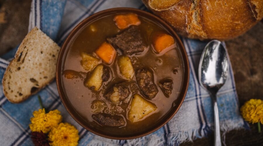 découvrez nos recettes de stew savoureux, un plat réconfortant idéal pour toute occasion. apprenez à préparer ce délice mijoté avec des ingrédients frais et variés, parfait pour satisfaire les gourmands.