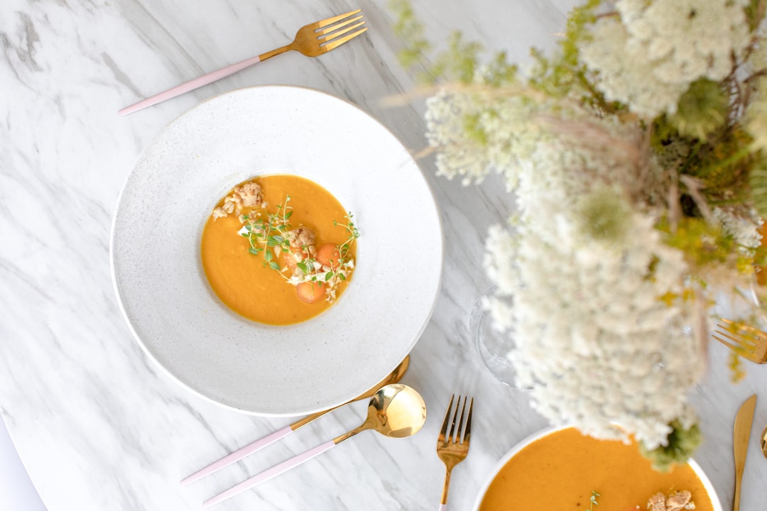 découvrez des recettes estivales délicieuses et rafraîchissantes pour savourer les saveurs de l'été. des salades légères aux grillades savoureuses, transformez vos repas en une fête gourmande sous le soleil.