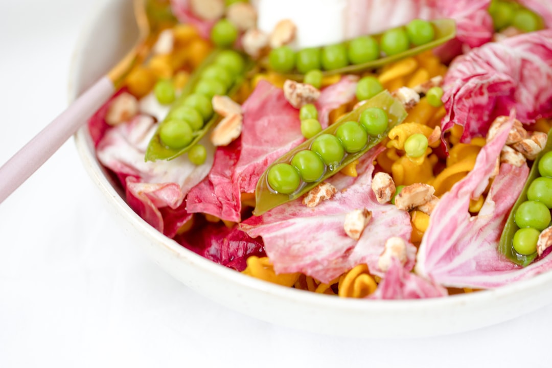 découvrez notre délicieuse recette de salade d'été, fraîche et colorée, parfaite pour accompagner vos repas ensoleillés. une combinaison de légumes croquants et de saveurs estivales pour une explosion de fraîcheur dans chaque bouchée !