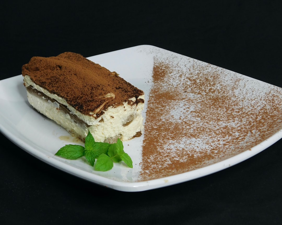 découvrez notre délicieuse recette de tiramisu, un dessert italien incontournable. avec sa texture crémeuse et ses saveurs de café et de chocolat, ce classique ravira vos papilles. parfait pour toute occasion, apprenez à le préparer facilement chez vous !