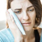 découvrez les causes et les traitements de la douleur dentaire. apprenez à soulager votre mal de dents efficacement et à prévenir les problèmes dentaires courants.