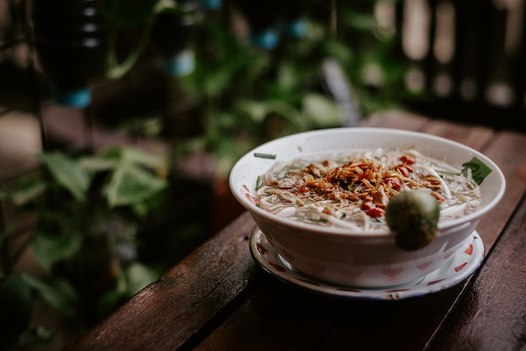 découvrez la richesse de la cuisine traditionnelle, un véritable voyage au cœur des saveurs et des recettes d'antan. explorez des plats authentiques qui évoquent des souvenirs familiaux et célèbrent le patrimoine culinaire.
