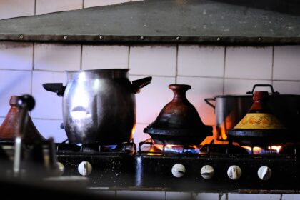 découvrez des recettes traditionnelles authentiques qui raviront vos papilles. explorez notre sélection de plats typiques, préparés avec des ingrédients frais et des méthodes ancestrales. faites voyager vos sens à travers des saveurs intemporelles et des souvenirs culinaires.